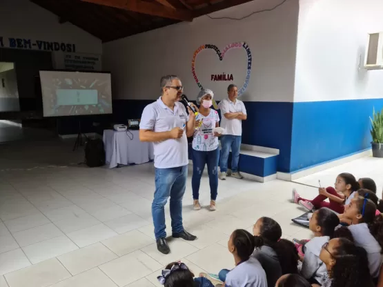 Através do Programa Saúde na Escola, a prefeitura de Itanhém vem realizando palestras/vídeos de prevenção e orientações para com a Saúde Bucal