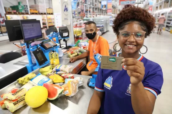 Famílias de estudantes receberão no dia 15 de março a primeira parcela do Bolsa Presença do ano letivo 2023