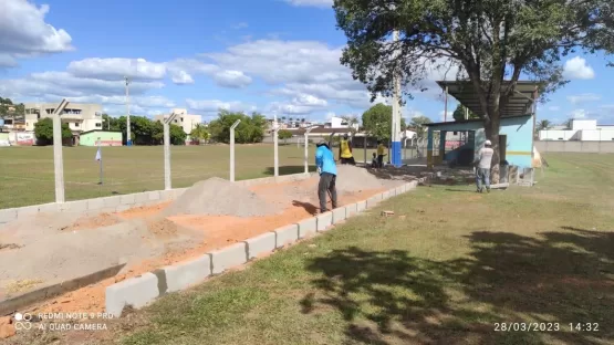 Obras avançam no estádio Teixeirão em Itanhém