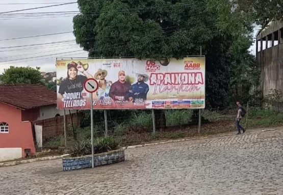 Sensação nas redes sociais, Raquel dos Teclados estará em Itanhém no dia 06 de maio; evento está tendo divulgação intensa 