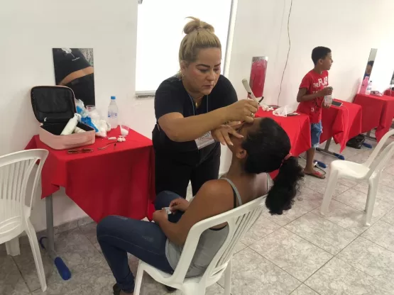 Igreja Metodista Wesleyana faz evento solidário em Itanhém e beneficia centenas de pessoas