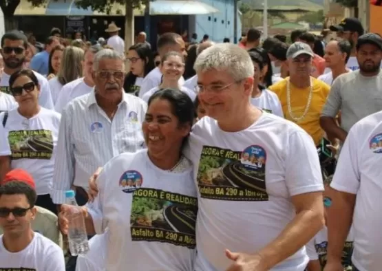 Em Salvador, prefeito Mildson cobra asfaltamento para Ibirajá. “Agora, só falta assinar a ordem de serviço”