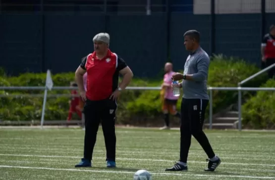 Vitorioso como goleiro, o agora treinador itanheense Raniere leva seu time para 1ª divisão em Luxemburgo 