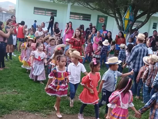 Centro Municipal de Educação Infantil de Itanhém (CMEI) realiza festa junina