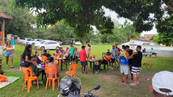 Em jogo de confraternização na AABB de Itanhém, ex-jogador do Flamengo e Cruzeiro Marquinhos marca presença