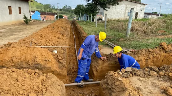 Prefeito Mildson visita obras de extensão da rede de água encanada no loteamento Santa Maria