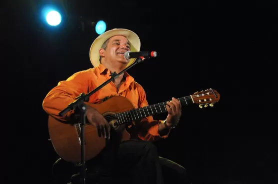 Tau Brasil morre em Águas Formosas, aos 61 anos, onde faria show dentro da turnê “Tau Pai, Tal Filho”