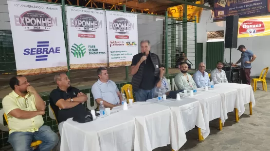 Presidente da Câmara de Vereadores, Renato Correia prestigia abertura oficial da 21ª Exponhém 