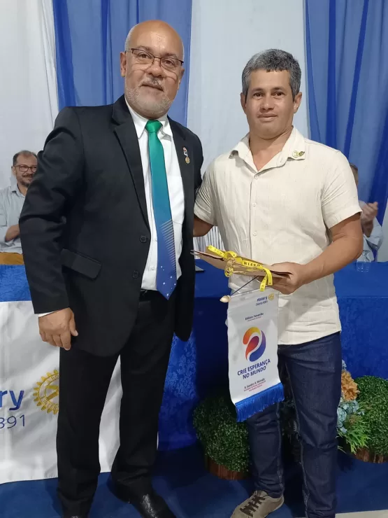 Rotary Club de Itanhém recebe visita do Governador Distrital Edilúcio Fernandes