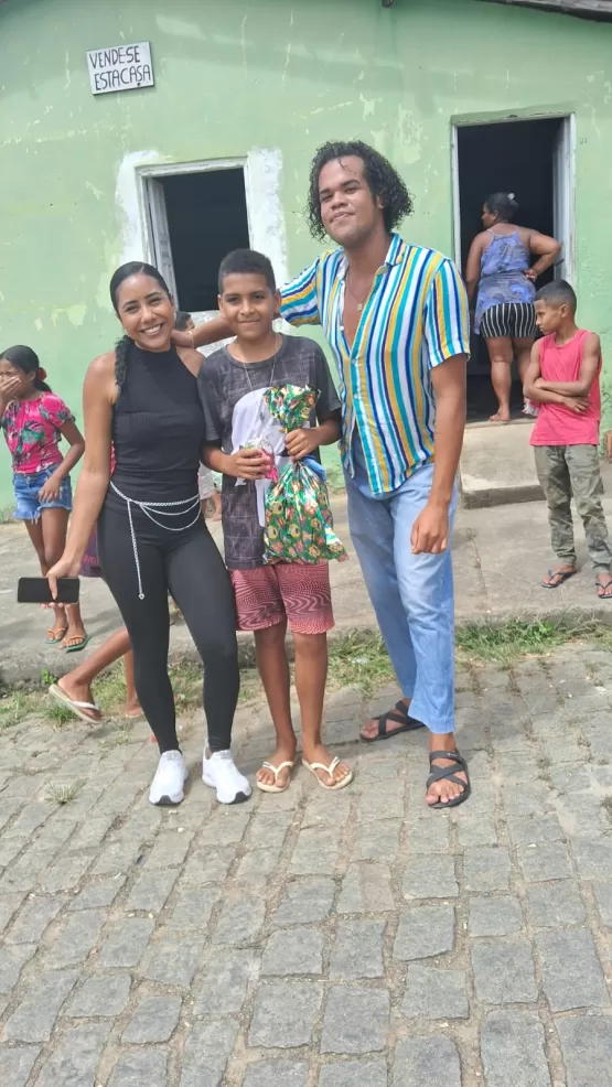 Itanhem - Festa Solidária no Monte Santo: Comunidade e Voluntários se Unem para Celebrar o Dia das Crianças com Doces, Brinquedos e Muita Alegria