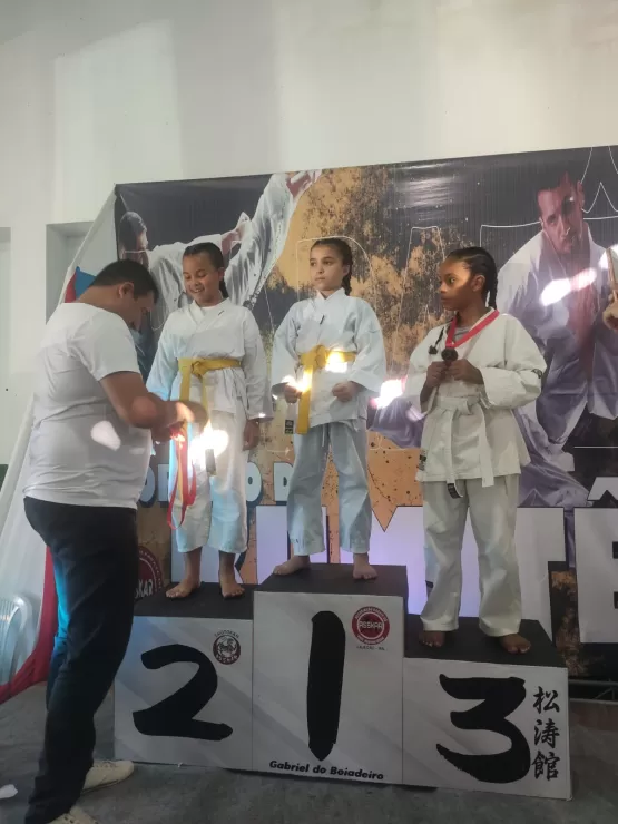 Copa de Karatê em Lajedão Destaca o Desempenho Brilhante da Academia Bushidokan de Karatê de Itanhém