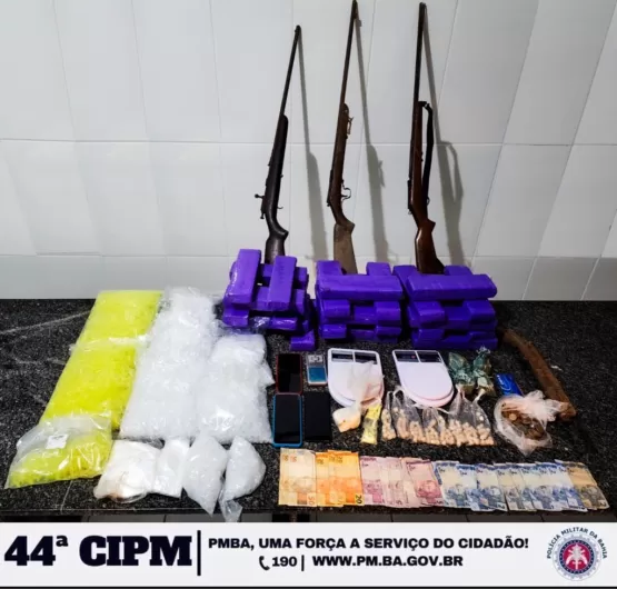 44ª CIPM: Guarnição do PETO prendem dois homens com grande quantidade de drogas e armas no distrito de Cruzeiro do Sul em Vereda