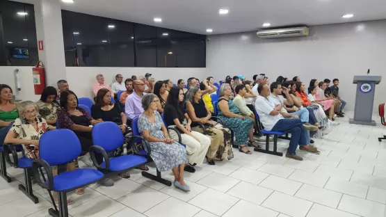 Emoção e Homenagens na Última Reunião da Câmara de Vereadores de Itanhém: Assista ao Vídeo Completo