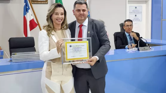 Emoção e Homenagens na Última Reunião da Câmara de Vereadores de Itanhém: Assista ao Vídeo Completo