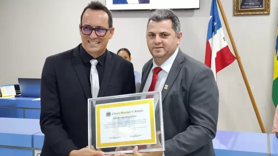 Emoção e Homenagens na Última Reunião da Câmara de Vereadores de Itanhém: Assista ao Vídeo Completo