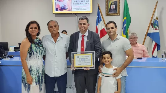 Emoção e Homenagens na Última Reunião da Câmara de Vereadores de Itanhém: Assista ao Vídeo Completo