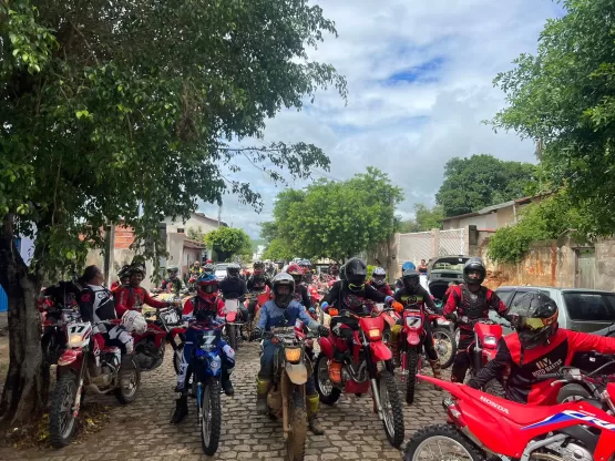 Domingueira Beneficente 3.0 em Itanhém Bahia: Um Sucesso que Uniu Pilotos de Várias Cidades