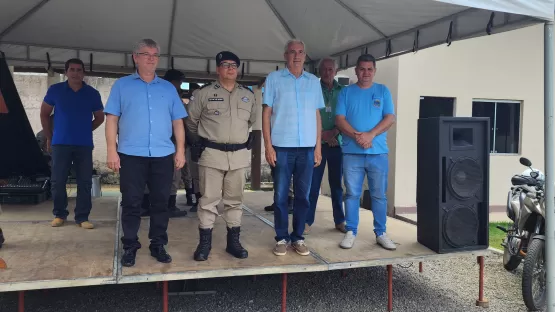 residente da Câmara de Vereadores e Prefeito de Itanhém prestigiam Conclusão do Curso de Motociclista Policial