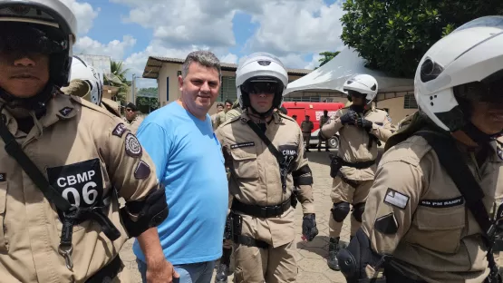 residente da Câmara de Vereadores e Prefeito de Itanhém prestigiam Conclusão do Curso de Motociclista Policial