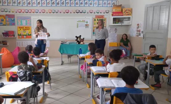 Palestra na Escola Nova Brasília CREAS de Itanhém encerra mobilizações do Mês de Combate ao Abuso Sexual, mas alerta que essas atitudes em defesa das crianças e adolescentes devem durar o ano todo