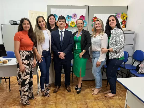 Equipe do CREAS e Conselho Tutelar se Reúne com Juiz da Comarca de Itanhém, Dr. Renan Maia