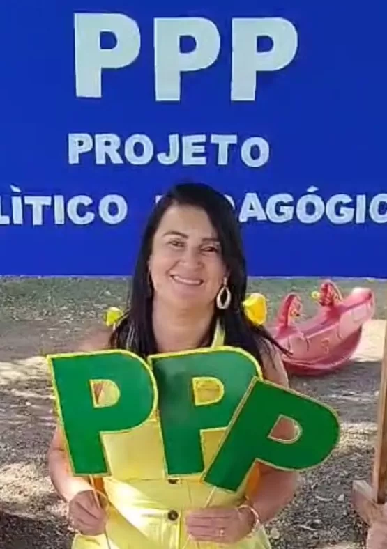 Alunos do CMEI de Itanhém Participam de Ato Democrático para Atualização do PPP