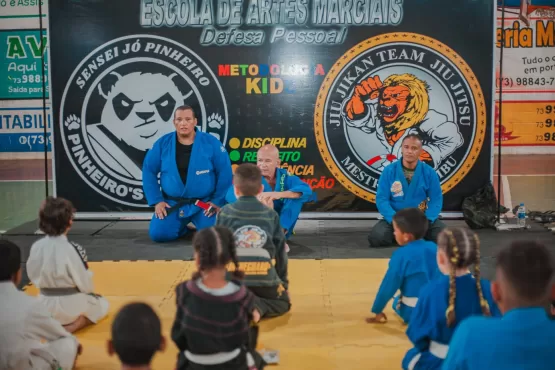 Graduação e troca de faixas de jiu-jitsu da Jiu Jikan Team aconteceu em Itanhém no último domingo, 27