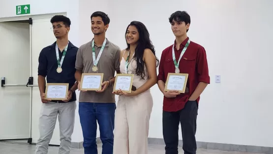 Veja entrevista - Entrega de medalhas da Olimpíada de Português e premiação da Feira de Ciências da Bahia marcam despedida do 3º Ano/2024 do Colégio Polivalente de Itanhém