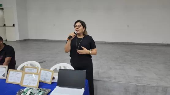 Veja entrevista - Entrega de medalhas da Olimpíada de Português e premiação da Feira de Ciências da Bahia marcam despedida do 3º Ano/2024 do Colégio Polivalente de Itanhém