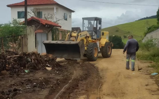 Solicitado pelo vereador Fábio Pereira, força-tarefa em Ibirajá garante retirada de mais de 50 caçambas de entulhos e lixos