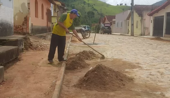 Solicitado pelo vereador Fábio Pereira, força-tarefa em Ibirajá garante retirada de mais de 50 caçambas de entulhos e lixos