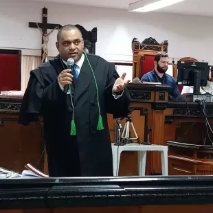 Advogado Zenildo de Abreu Reis retorna à região para júri popular em Medeiros Neto nesta quarta-feira, 13 de novembro