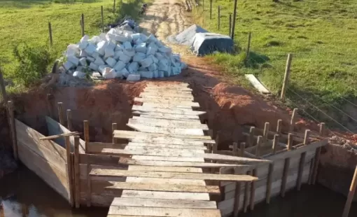 Associação Vale do Água Fria dá início na construção da ponte que da acesso a "Região dos Bahia"