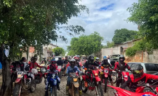 Domingueira Beneficente 3.0 em Itanhém Bahia: Um Sucesso que Uniu Pilotos de Várias Cidades