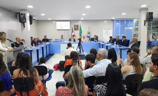 Emoção e Homenagens na Última Reunião da Câmara de Vereadores de Itanhém: Assista ao Vídeo Completo