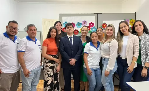 Equipe do CREAS e Conselho Tutelar se Reúne com Juiz da Comarca de Itanhém, Dr. Renan Maia