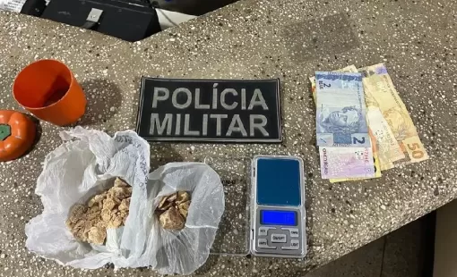 Homem é preso com drogas no bairro Grinaldo Medeiros, em Itanhém