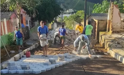 Mildson Medeiros inicia calçamento de três ruas em Salomão