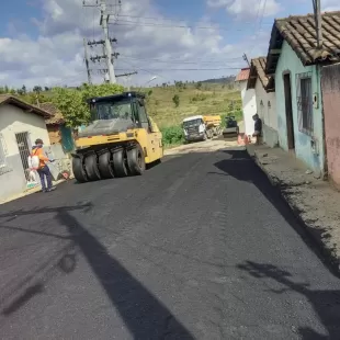 No sábado, 07 de setembro, Dia da Independência, inicia o asfalto em Itanhém, e segue em andamento o asfalto até Ibirajá e o recapeamento de Itanhém a Medeiros Neto