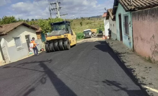 No sábado, 07 de setembro, Dia da Independência, inicia o asfalto em Itanhém, e segue em andamento o asfalto até Ibirajá e o recapeamento de Itanhém a Medeiros Neto