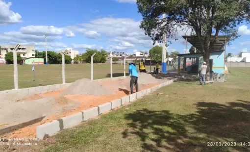 Obras avançam no estádio Teixeirão em Itanhém