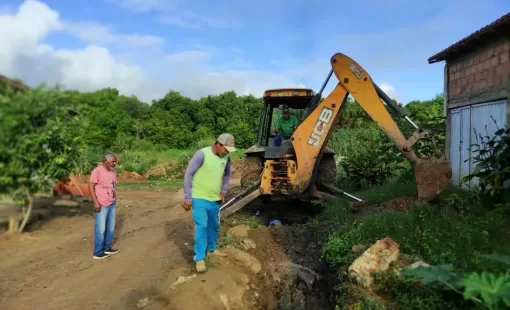 Prefeitura de Itanhém inicia segunda etapa de construção de rede de esgoto no Bairro Olaria